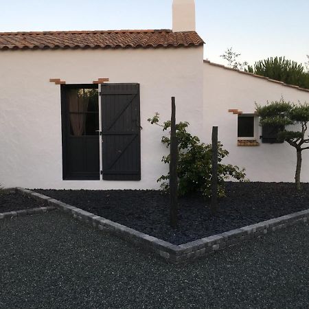 Notre-Dame-de-Riez Chambre D Hotes Les Trois Chateaux Piscine Interieure Chauffee מראה חיצוני תמונה