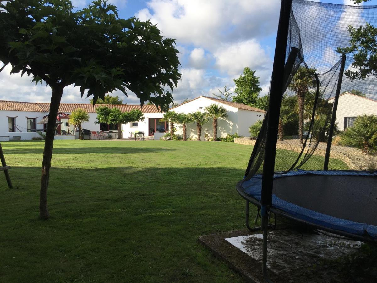 Notre-Dame-de-Riez Chambre D Hotes Les Trois Chateaux Piscine Interieure Chauffee מראה חיצוני תמונה